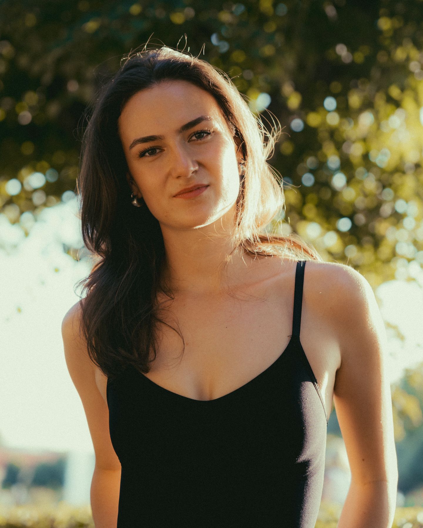 Portrait d’une femme en extérieur